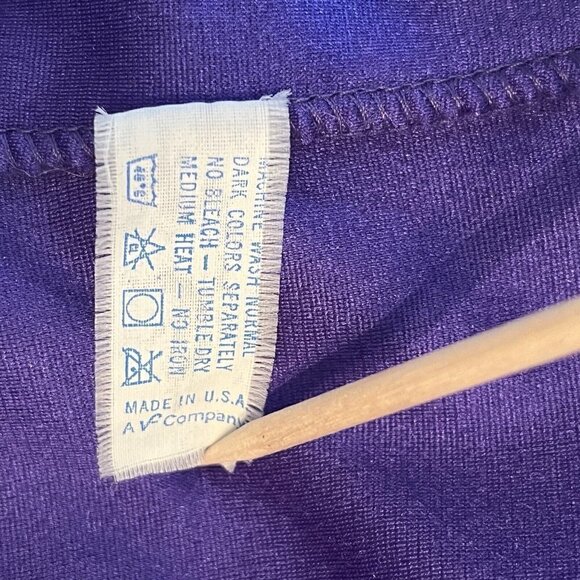 Vtg Vanity Fair Long Robe M Purple Floral Velour Quilted Housecoat Grannycore - Picture 11 of 12